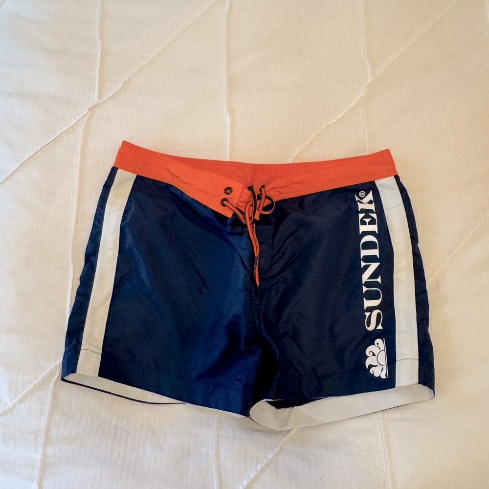 Sundek Board Shorts: 33”